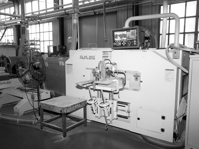 數(shù)控開(kāi)榫機(jī)